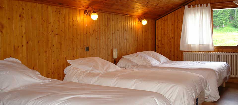 L'hôtel est composé de 17 chambres et propose plusieurs formules. Chambre avec plusieurs lits pouvant aller jusqu'à 5 personnes. Chambre single 